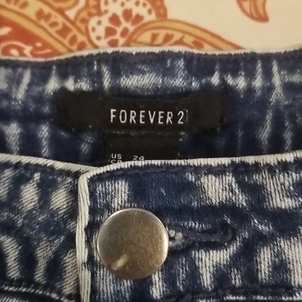 Forever 21 jean shorts - Picture 2 of 3